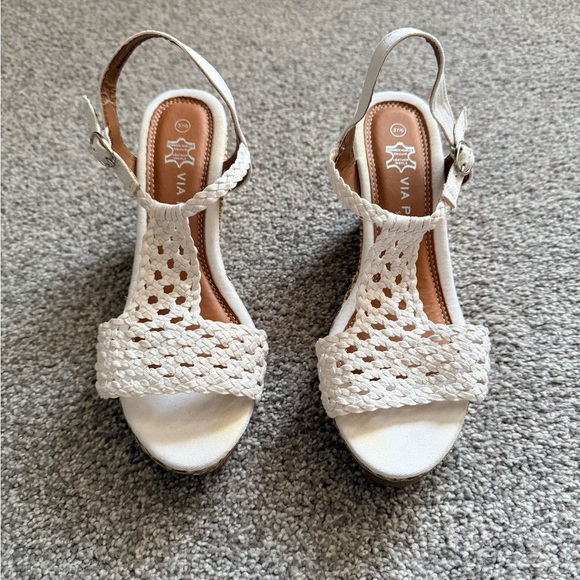 viva pavia Shoes - Women's Cream/White Woven Wedges
